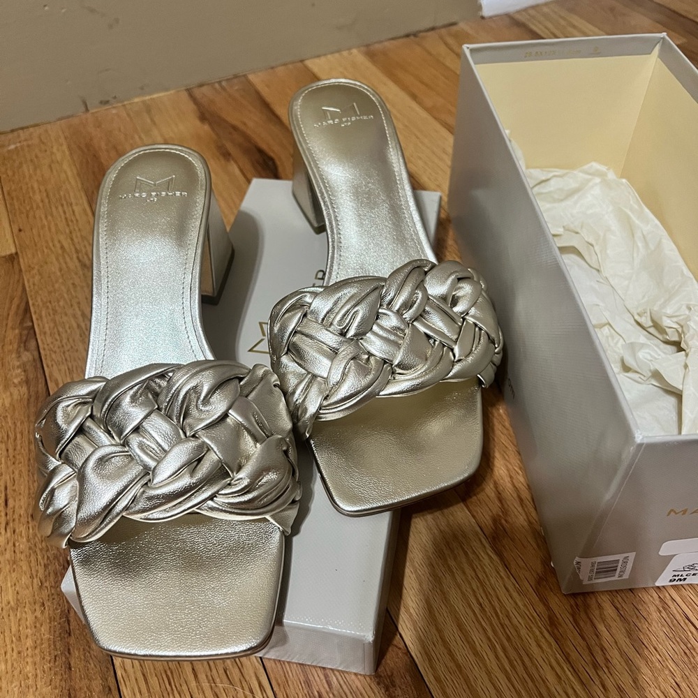 Marc Fisher LTD Cerita Slide Sandal GOLD, Size 9